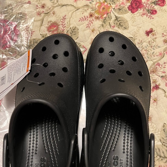 Mega Crush Platform Crocs 9 - Picture 8 of 12